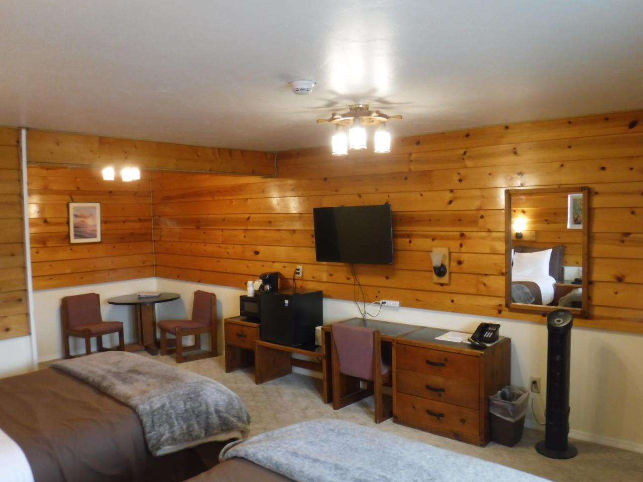 Captain'S Choice Motel Haines Habitación foto